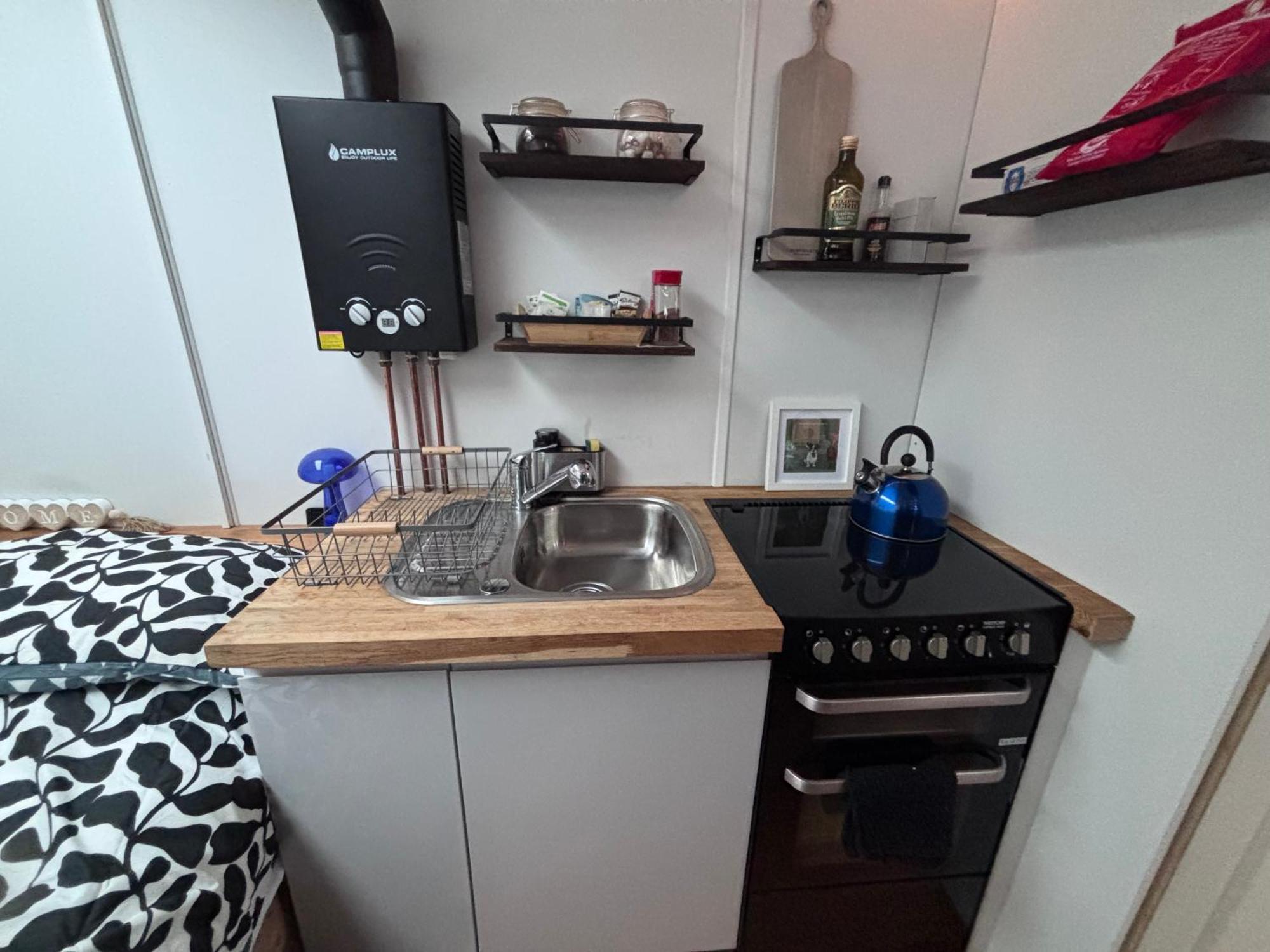 Quex Livery Glamping Birchington-on-Sea Esterno foto
